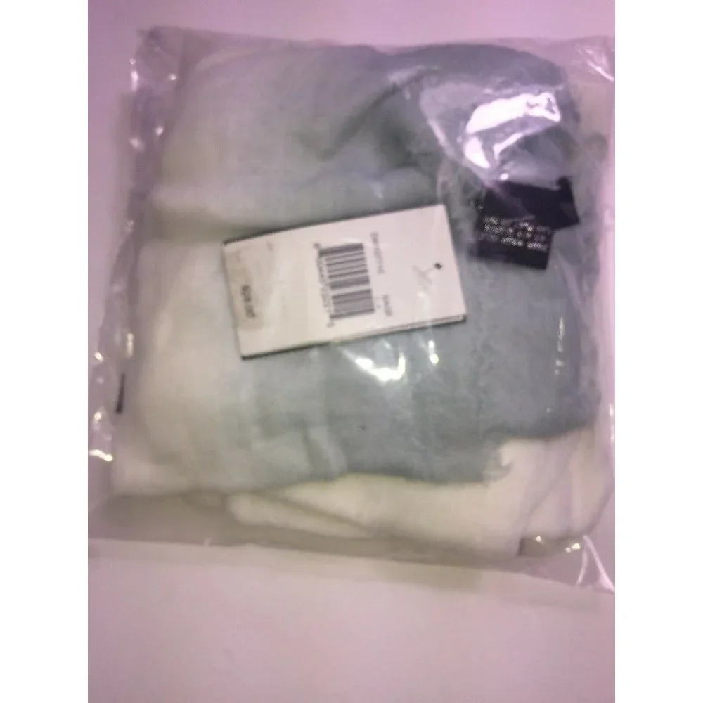 Cejon Ombre Edge Solid Day Wrap in White/Sage, Retail $28.00